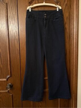 Le Chateau Women's Navy Wide-Leg Jeans size 31